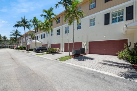 Townhouse in Jupiter, Florida 4 bedrooms, 180.04 sq.m. № 1272636 - photo 25