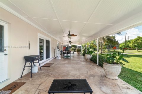 Casa en venta en Homestead, Florida, 3 dormitorios, 191.75 m2 № 616873 - foto 13