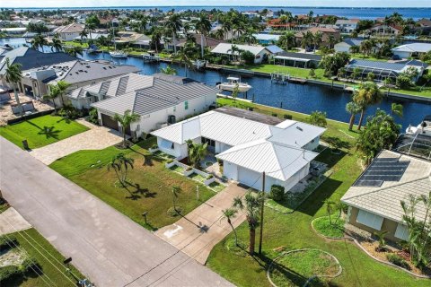 Villa ou maison à vendre à Punta Gorda, Floride: 3 chambres, 144.74 m2 № 1318268 - photo 1