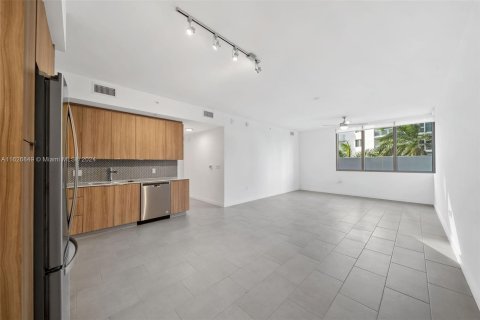 Apartamento en alquiler en Miami, Florida, 3 dormitorios, 134.43 m2 № 1280824 - foto 7