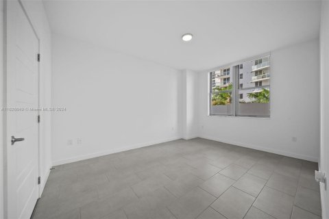 Apartamento en alquiler en Miami, Florida, 3 dormitorios, 134.43 m2 № 1280824 - foto 20