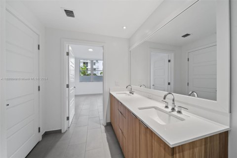 Appartement à louer à Miami, Floride: 3 chambres, 134.43 m2 № 1280824 - photo 25