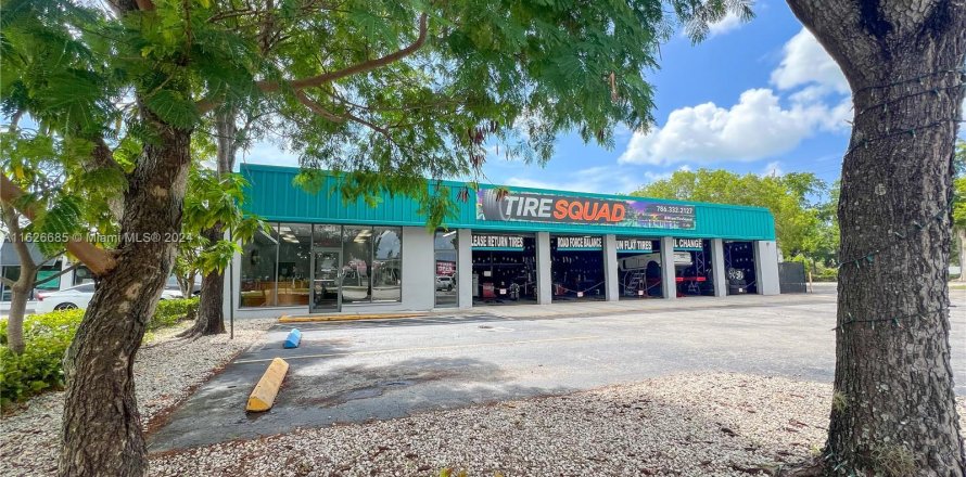 Propiedad comercial en Pinecrest, Florida № 1280781