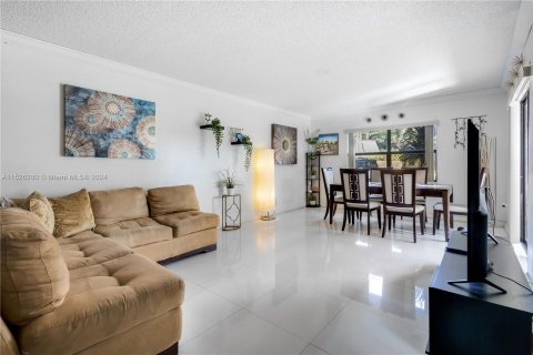 Townhouse in Miami, Florida 3 bedrooms, 135.82 sq.m. № 993323 - photo 8