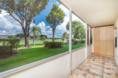 Condo in Pembroke Pines, Florida, 2 bedrooms  № 1327997 - photo 4