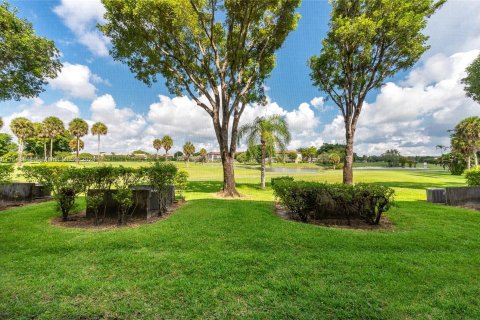 Condo in Pembroke Pines, Florida, 2 bedrooms  № 1327997 - photo 5