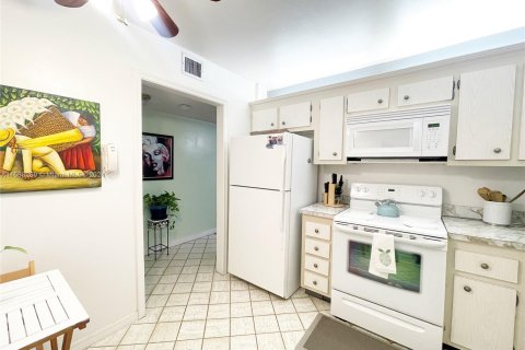 Copropriété à vendre à Lauderhill, Floride: 2 chambres, 110.09 m2 № 1181195 - photo 4