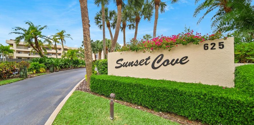 Condo in Stuart, Florida, 2 bedrooms  № 1163075