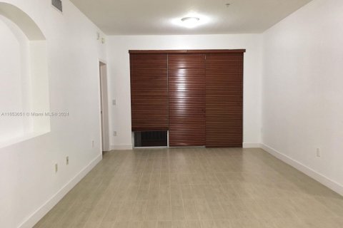 Condominio en alquiler en Doral, Florida, 2 dormitorios, 121.52 m2 № 1351931 - foto 9