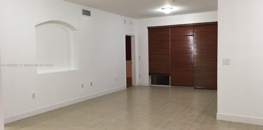 Condominio en Doral, Florida, 2 dormitorios  № 1351931