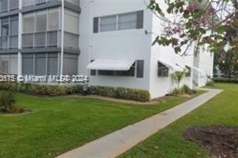 Condominio en venta en Hollywood, Florida, 2 dormitorios, 83.52 m2 № 1348028 - foto 1