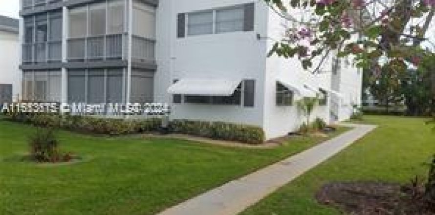 Condominio en Hollywood, Florida, 2 dormitorios  № 1348028