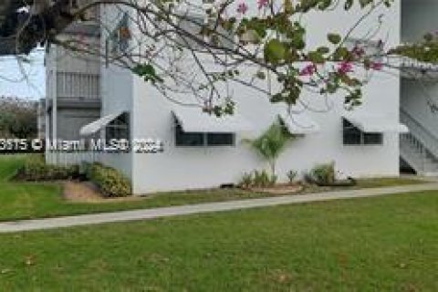 Copropriété à vendre à Hollywood, Floride: 2 chambres, 83.52 m2 № 1348028 - photo 2