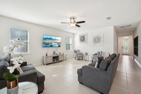 House in Land O' Lakes, Florida 2 bedrooms, 175.49 sq.m. № 1267897 - photo 5