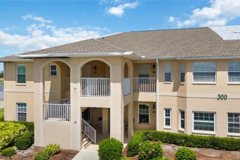 Copropriété à vendre à North Port, Floride: 2 chambres, 121.98 m2 № 1263132 - photo 1