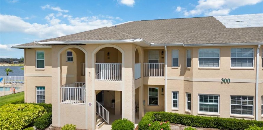 Condo à North Port, Floride, 2 chambres  № 1263132