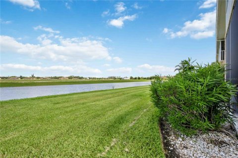 Condo in North Port, Florida, 2 bedrooms  № 1263132 - photo 28