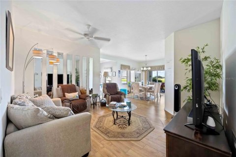 Copropriété à vendre à North Port, Floride: 2 chambres, 121.98 m2 № 1263132 - photo 4