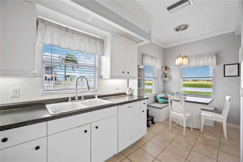 Copropriété à vendre à North Port, Floride: 2 chambres, 121.98 m2 № 1263132 - photo 12