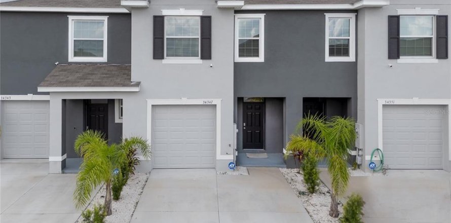 Townhouse in Wesley Chapel, Florida 3 bedrooms, 155.43 sq.m. № 1301558