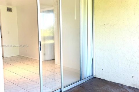 Apartamento en alquiler en Lauderhill, Florida, 1 dormitorio, 74.32 m2 № 1348984 - foto 12