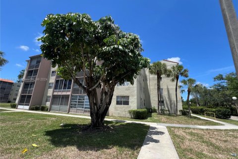 Copropriété à vendre à North Lauderdale, Floride: 2 chambres, 92.9 m2 № 1233399 - photo 13