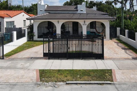 Casa en venta en Miami, Florida, 5 dormitorios, 181.25 m2 № 503921 - foto 8