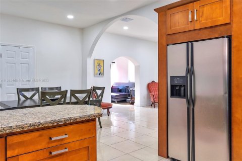 Casa en venta en Miami, Florida, 5 dormitorios, 181.25 m2 № 503921 - foto 19