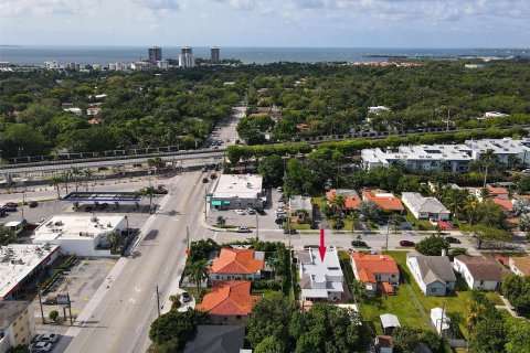 Casa en venta en Miami, Florida, 5 dormitorios, 181.25 m2 № 503921 - foto 4