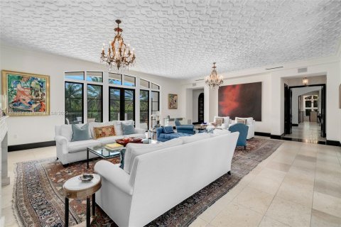 Casa en venta en Miami, Florida, 7 dormitorios, 1367.52 m2 № 760562 - foto 8