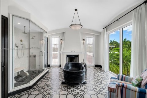 Casa en venta en Miami, Florida, 7 dormitorios, 1367.52 m2 № 760562 - foto 17