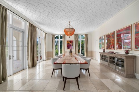 Casa en venta en Miami, Florida, 7 dormitorios, 1367.52 m2 № 760562 - foto 9