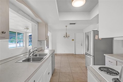 Villa ou maison à vendre à Tamarac, Floride: 2 chambres, 146.88 m2 № 1325639 - photo 12