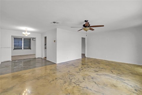 Villa ou maison à vendre à Tamarac, Floride: 2 chambres, 146.88 m2 № 1325639 - photo 7