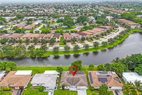 Villa ou maison à vendre à Tamarac, Floride: 2 chambres, 146.88 m2 № 1325639 - photo 4