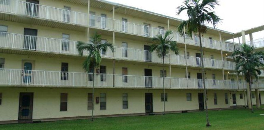 Кондоминиум с 3 спальнями в Лодерхилл, Флорида № 696808