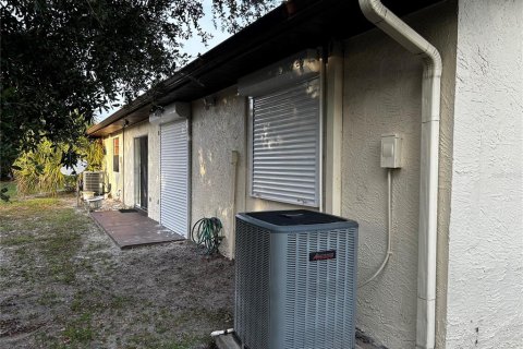 Condo in Port Richey, Florida, 3 bedrooms  № 870405 - photo 24