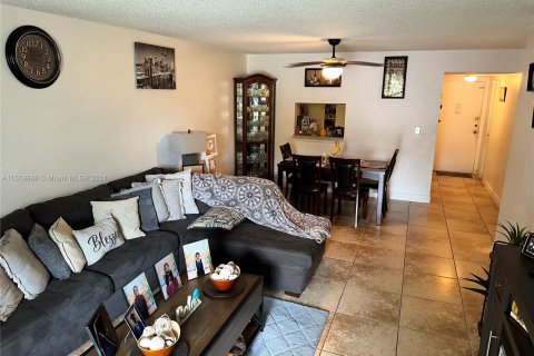 Condominio en venta en North Lauderdale, Florida, 2 dormitorios, 92.9 m2 № 1096863 - foto 4