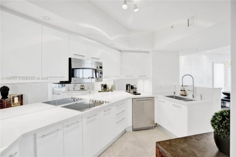 Copropriété à vendre à Sunny Isles Beach, Floride: 2 chambres, 148.83 m2 № 1096867 - photo 18