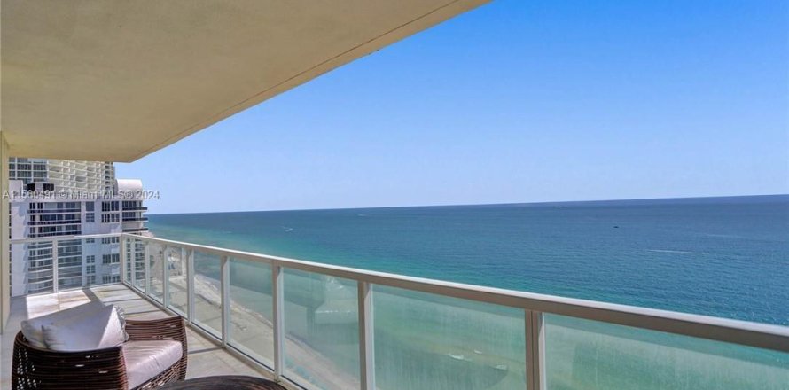 Condominio en Sunny Isles Beach, Florida, 2 dormitorios  № 1096867