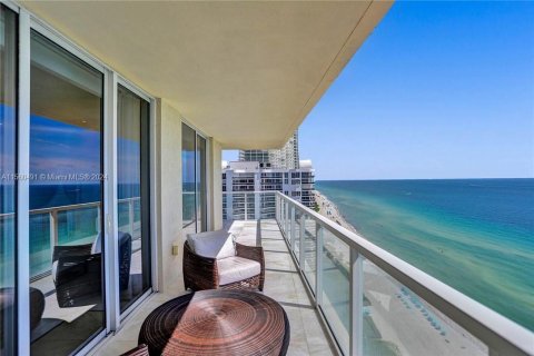 Condominio en venta en Sunny Isles Beach, Florida, 2 dormitorios, 148.83 m2 № 1096867 - foto 12