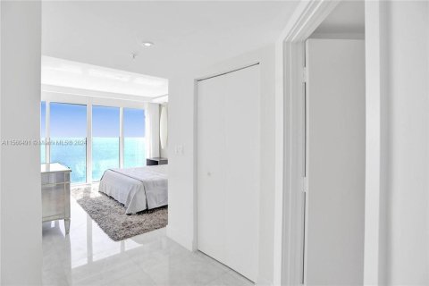 Condominio en venta en Sunny Isles Beach, Florida, 2 dormitorios, 148.83 m2 № 1096867 - foto 25