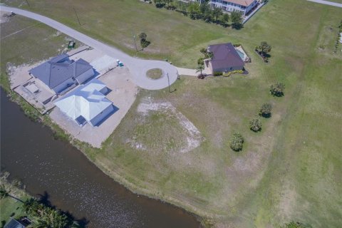 Land in Punta Gorda, Florida № 1138285 - photo 1