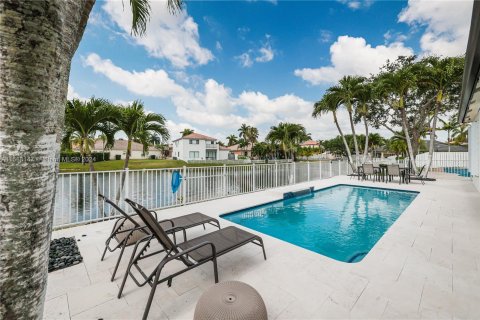 Villa ou maison à vendre à Miramar, Floride: 4 chambres, 248.42 m2 № 1176789 - photo 2