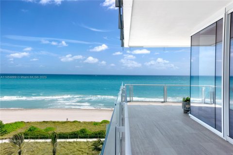 Copropriété à vendre à Surfside, Floride: 4 chambres, 494.33 m2 № 724185 - photo 13