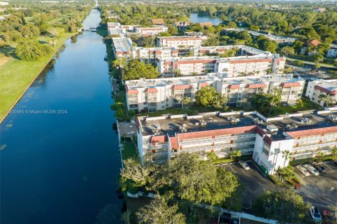 Condo in Lauderhill, Florida, 2 bedrooms  № 1238202 - photo 22