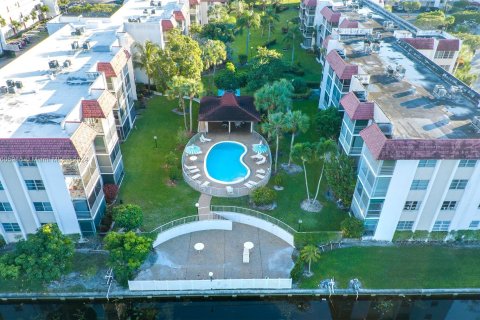 Condominio en venta en Lauderhill, Florida, 2 dormitorios, 83.98 m2 № 1238202 - foto 24