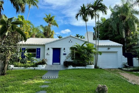 Villa ou maison à vendre à Miami, Floride: 3 chambres № 1355488 - photo 1