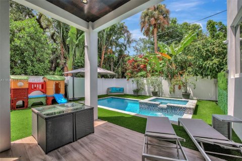 Villa ou maison à vendre à Fort Lauderdale, Floride: 6 chambres, 361.2 m2 № 1320875 - photo 2