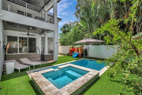 Casa en venta en Fort Lauderdale, Florida, 6 dormitorios, 361.2 m2 № 1320875 - foto 25